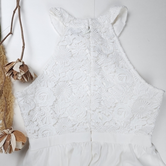 Lulu's White Eyelet Embroidered Top Dres Sz M - Picture 3 of 10